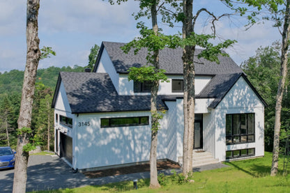CUSTOM HOMES